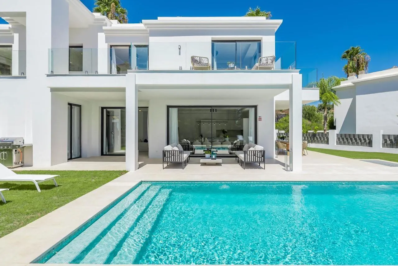 Villa Monte Halcones: Marbella Getaway with Private Pool and Golf Valley Views Benahavis