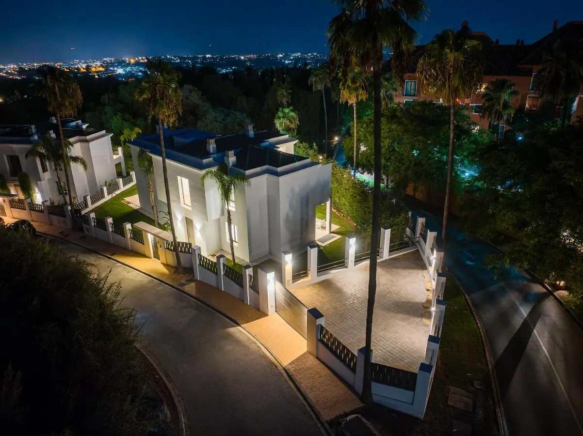 Villa Monte Halcones: Marbella Getaway with Private Pool and Golf Valley Views Benahavis
